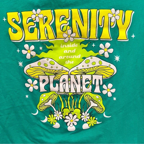 French Pastry Serenity inside and around the Planet 100% cotton crop top size L - Picture 4 of 6